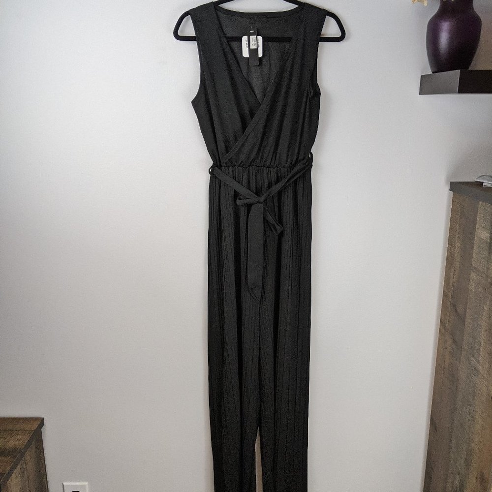NWT Nadine West Black Pleated Wide Leg Jumpsuit